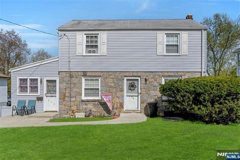 228 Zabriskie Pl River Edge Nj 07661 Mls 25037779 Trulia Trulia