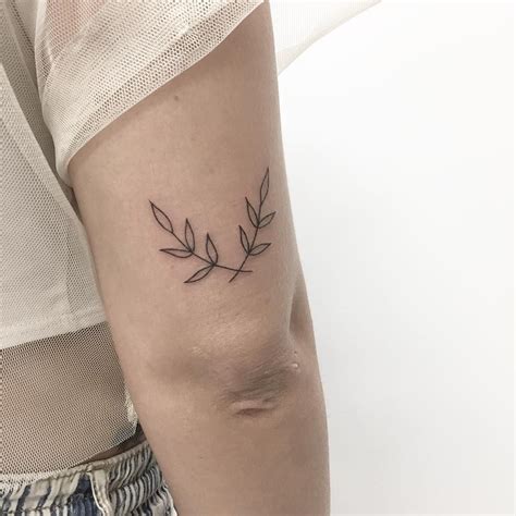 37 Back Of The Arm Tattoos They Ll Notice As You Re Walking Away Artofit