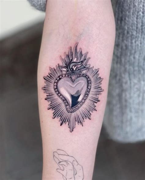60 Sacred Heart Tattoos A Symbolism Of Love And Devotion Art And Design
