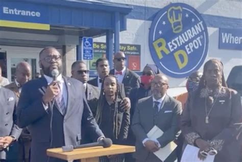 After Restaurant Depot Fires Single Mom L A Coalition Accuses Them Of