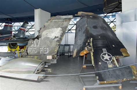 Aircraft F 16C And F 117 Editorial Stock Photo Image Of Crash 32427568 Aircraft F 16C And F 117 Editorial Stock Photo Image Of Crash 32427568