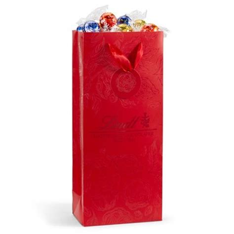 Assorted 5 Flavor Lindor Truffles Red 75 Pc Gift Bag 31 7 Oz Assorted 5 Flavor Lindor Truffles Red 75 Pc Gift Bag 31 7 Oz