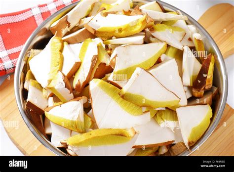 Bowl Sliced Fresh Mushrooms Hi Res Stock Photography And Images Alamy Bowl Sliced Fresh Mushrooms Hi Res Stock Photography And Images Alamy