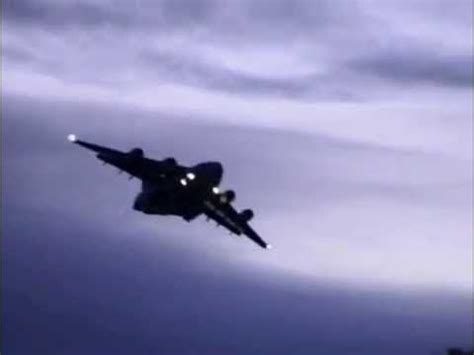 C 17 Approach Kaneohe Bay Marine Base Youtube