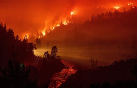 California Wildfires Blaze Near Redding Grows To 24 000 Acres