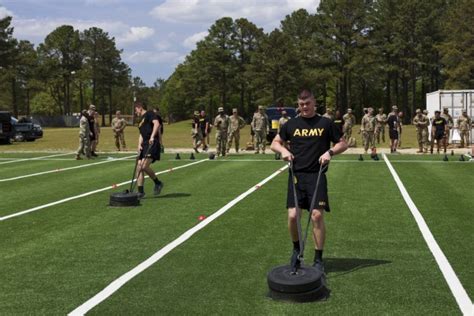 Could You Pass The Army S Physical Fitness Test Wusf