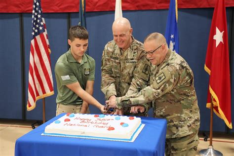 Dvids News Ny National Guard Marks 389 Years Of Guard History With A Cake Cutting Ceremony