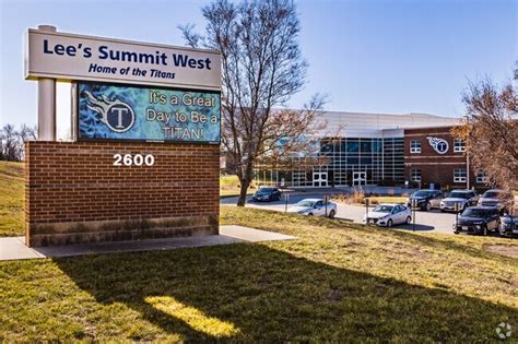 Entrance To Lee Amp 39 S Summit West High School Lee Amp 39 S Summit School District