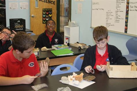 Fulton Science Academy Hosts Georgia Mineral Society President