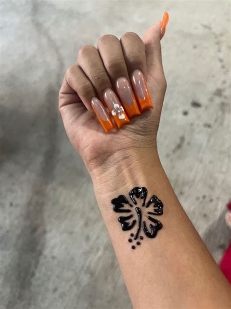 Hawaii Nails In 2024 Simple Henna Tattoo Henna Inspired Tattoos