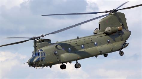 Hd Military Power Boeing Ch 47 Chinook Helicopter In Flight