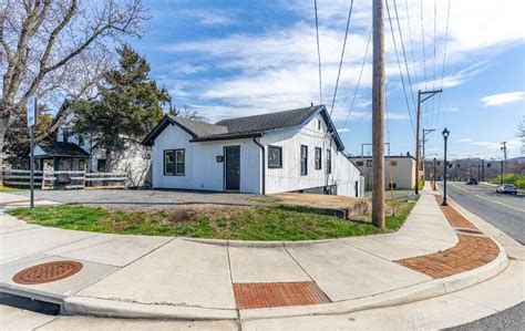 Houses For Rent In Zip Code 24501 39 Houses Rent Com