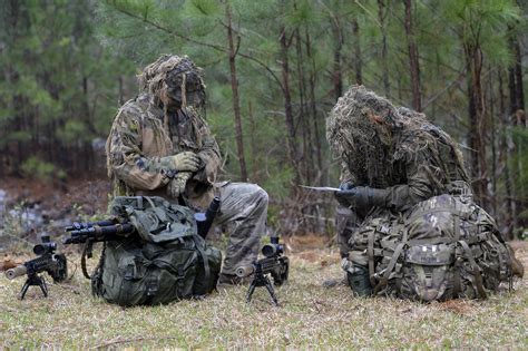 How Military Snipers Work Howstuffworks How Military Snipers Work Howstuffworks