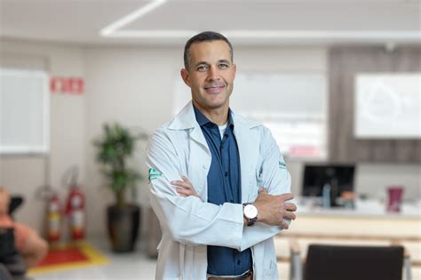 How To Become A Chief Medical Officer 2026 Digitaldefynd Education How To Become A Chief Medical Officer 2026 Digitaldefynd Education