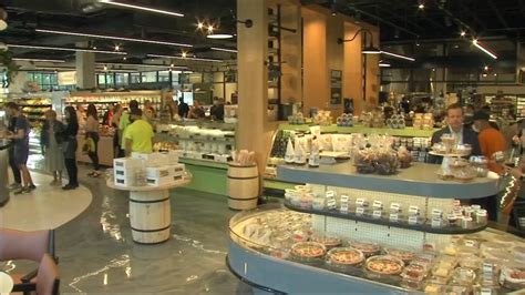 Inside The Store Dom S Kitchen Market S Second Chicago Store Grocery Dive Inside The Store Dom S Kitchen Market S Second Chicago Store Grocery Dive