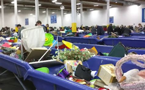 Medford Oregon Goodwill Outlets Bins Pay By The Pound Medford Oregon Goodwill Outlets Bins Pay By The Pound