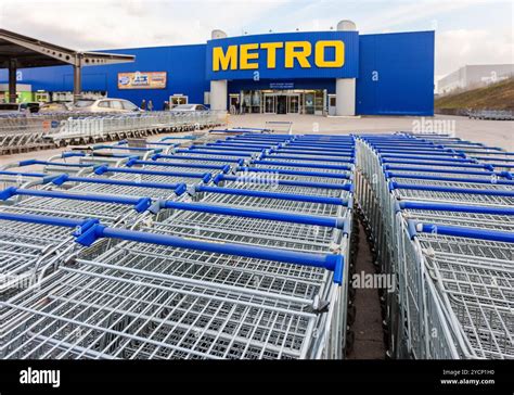 Metro Cash And Carry Stock Photo Alamy