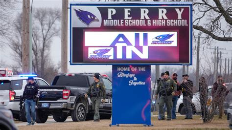 Perry High School Suspect Is Dead 6Th Grader Killed Principal Perry High School Suspect Is Dead 6Th Grader Killed Principal