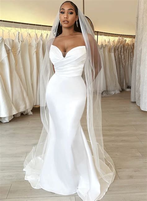 Best Plain Mermaid Wedding Dresses 2023