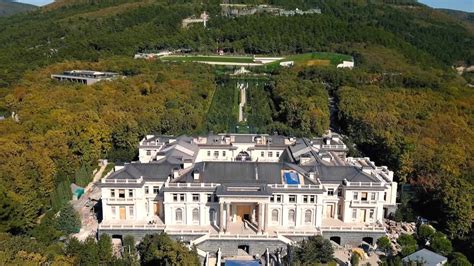 Putin Palace Alexei Navalny House Garden