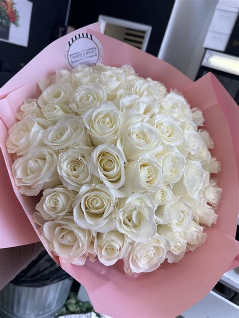 Ramo Buchon White By Fleurette D Amour Llc Ramo Buchon White By Fleurette D Amour Llc