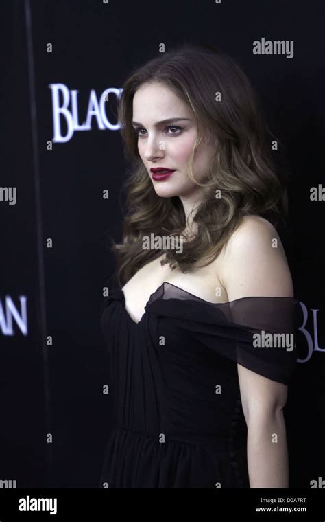 Sale Black Swan Premiere Free Shipping Natalie Portman At The Black Swan Premiere Black Swan York 5