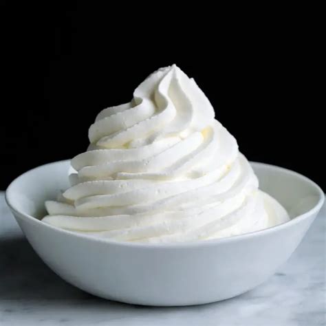 Simple Classic Whipped Cream Kiyafries