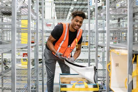 Sparks Amazon Warehouse Worker 17 23 Hr Hiring Amazon Com Services Llc