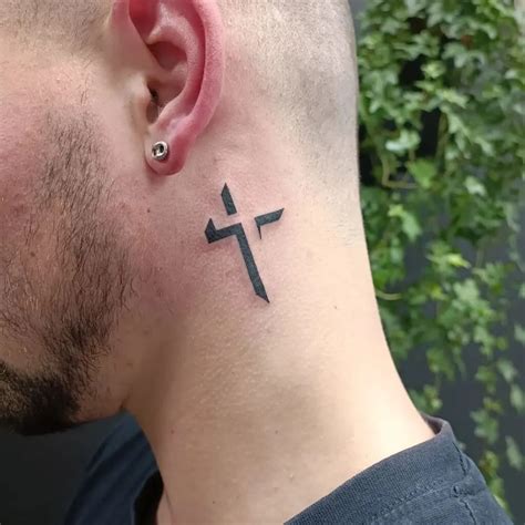 Tattoo Cross Neck