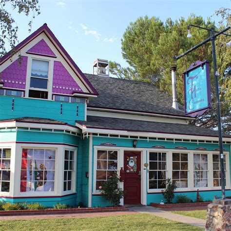 Discover the Hostel California Experience