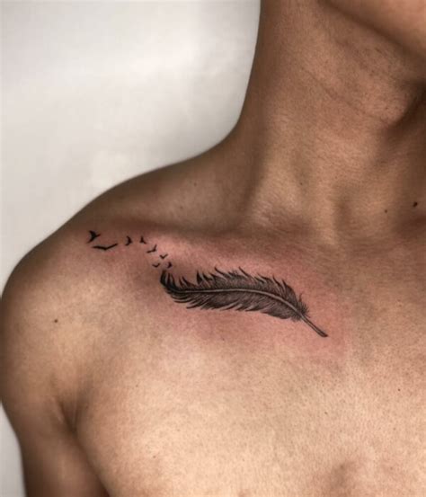 Top 50 Statement Collarbone Tattoos For Men