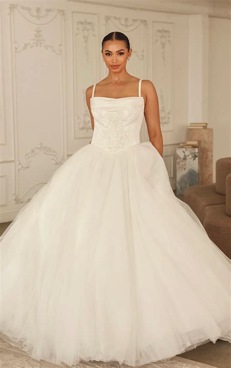 Ultimate Guide to Stunning Tulle Ballgown Wedding Dresses
