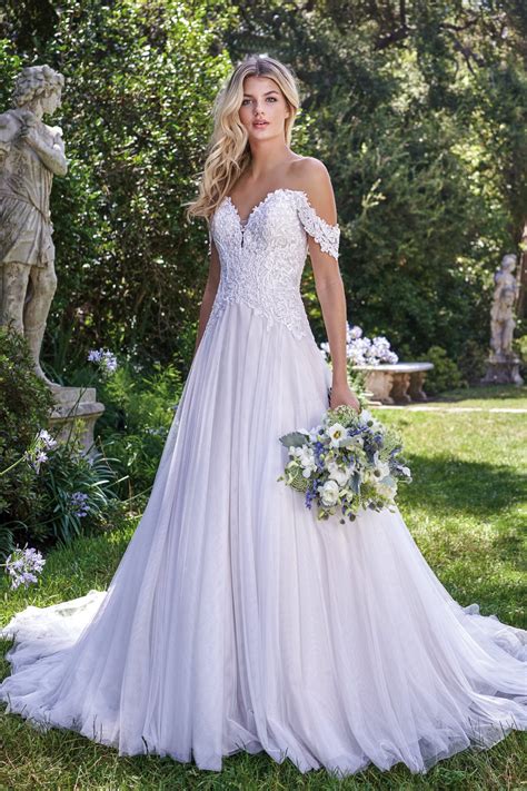 Elegant Tulle Off Shoulder Wedding Dress for Dreamy Brides