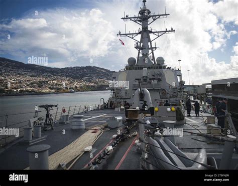Uss Stout Ddg 55 Deployment 2016 160831 Stock Photo Alamy