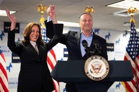 Vice President Kamala Harris Amp 39 Husband Doug Emhoff Fights Antisemitism Vice President Kamala Harris Amp 39 Husband Doug Emhoff Fights Antisemitism