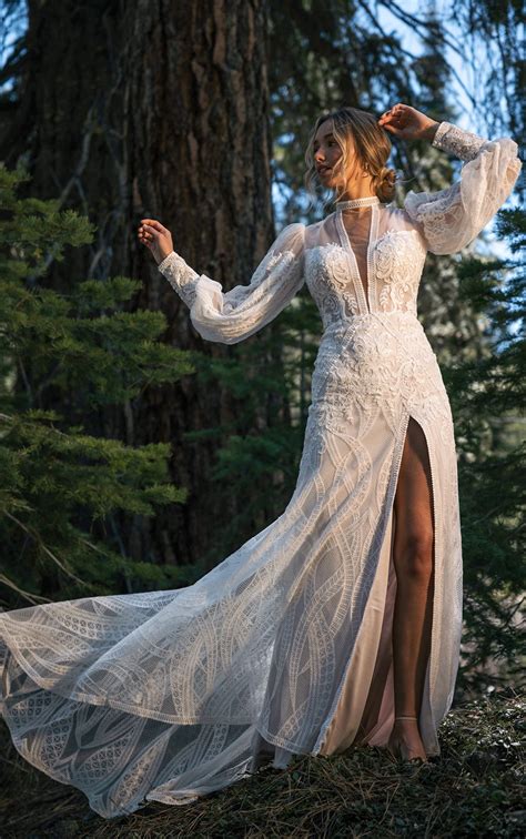 Vintage Wedding Gowns with Sleeves: TimelessElegance